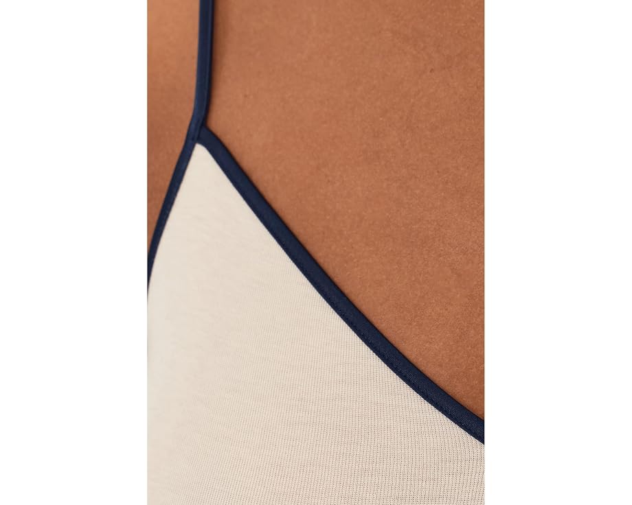 Бесшовный топ на бретелях Cotton Seamless от Hanro с V-образным вырезом