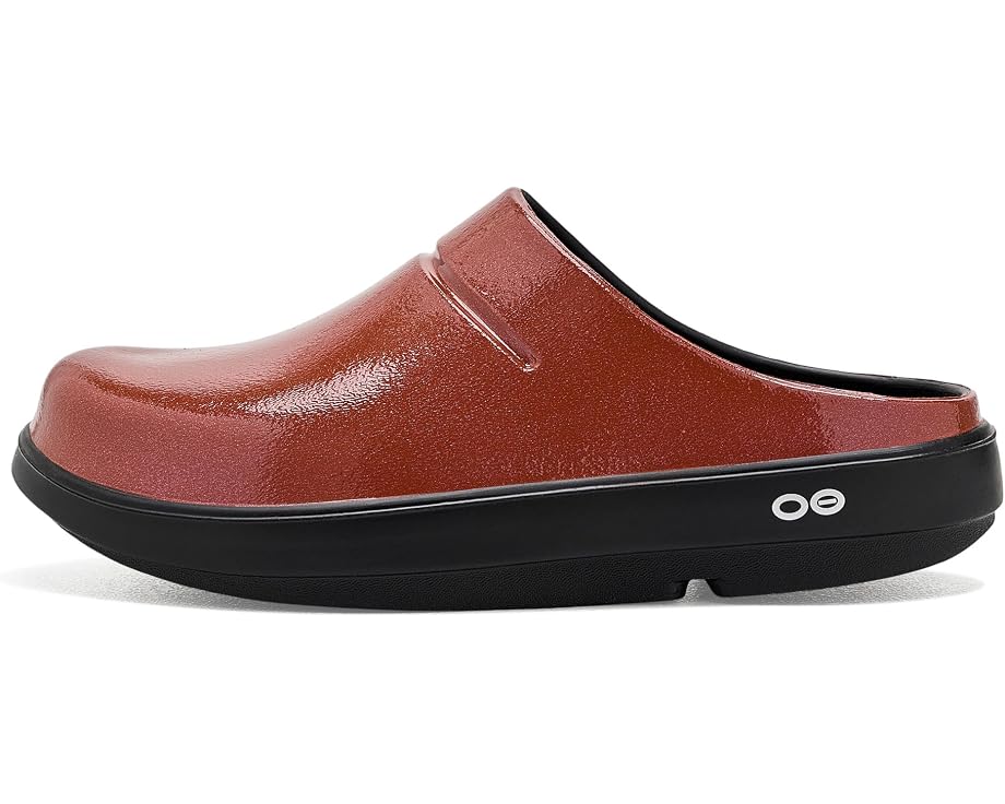 OOFOS Сабо Oocloog Luxe с глянцевым покрытием