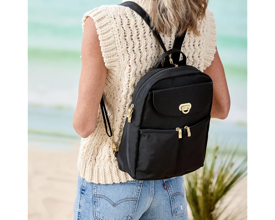 Рюкзак Baggallini Coastal Flip Lock Day Pack трансформируемый в слинг