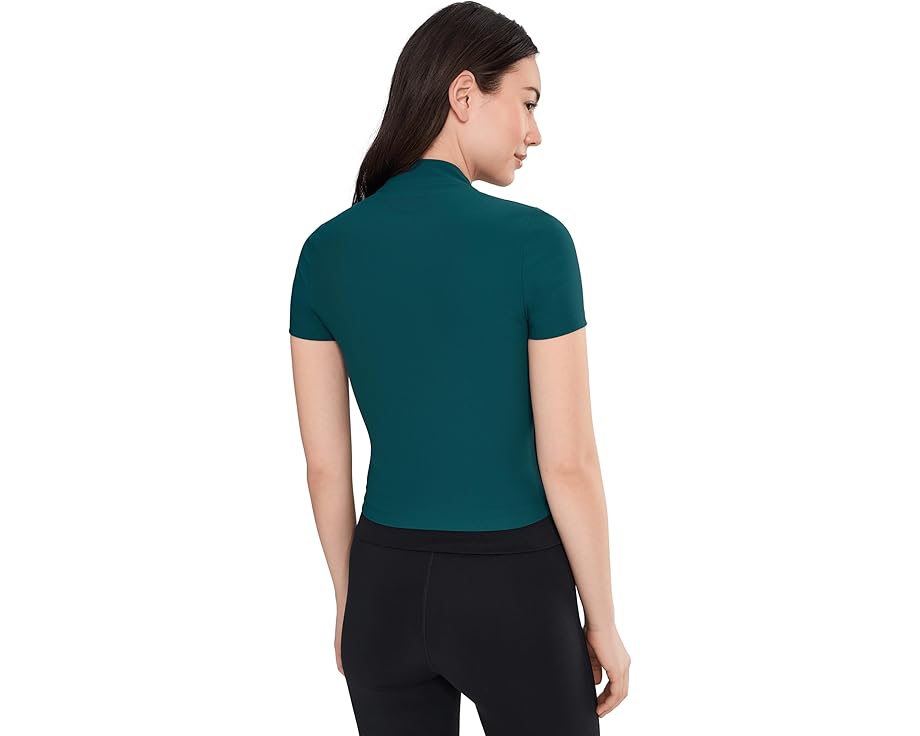 Топ TravisMathew Moveknit Rib Limitless с V-образным вырезом