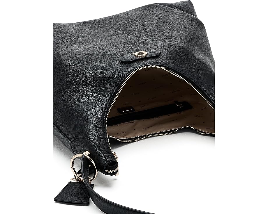 Сумка GUESS Suzy Hobo с фирменной пряжкой