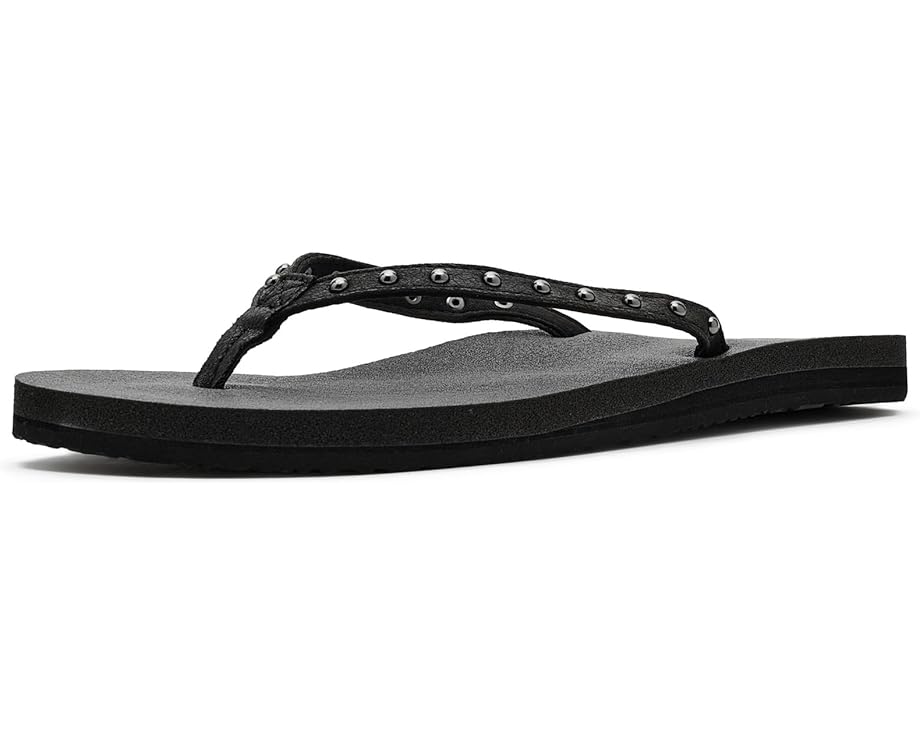 Sanuk Сандалии Yoga Joy II Stud с ремешком на заклепках и стелькой из коврика для йоги
