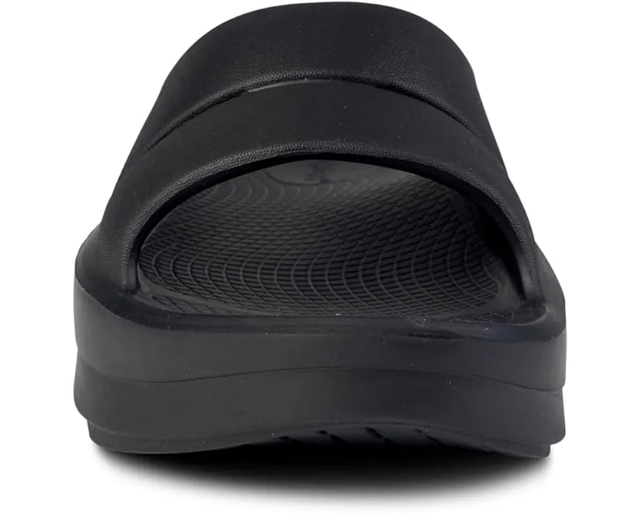 Сланцы OOFOS OOmega OOahh Slide с технологией OOfoam