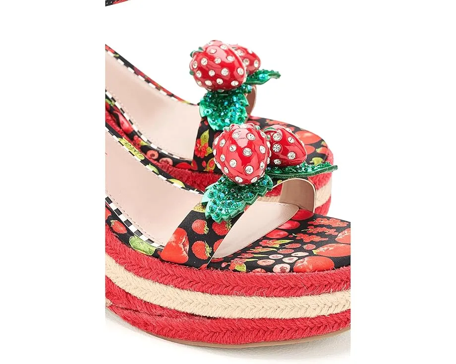 Сандалии Blue by Betsey Johnson Bobbie с принтом клубники и блочным каблуком