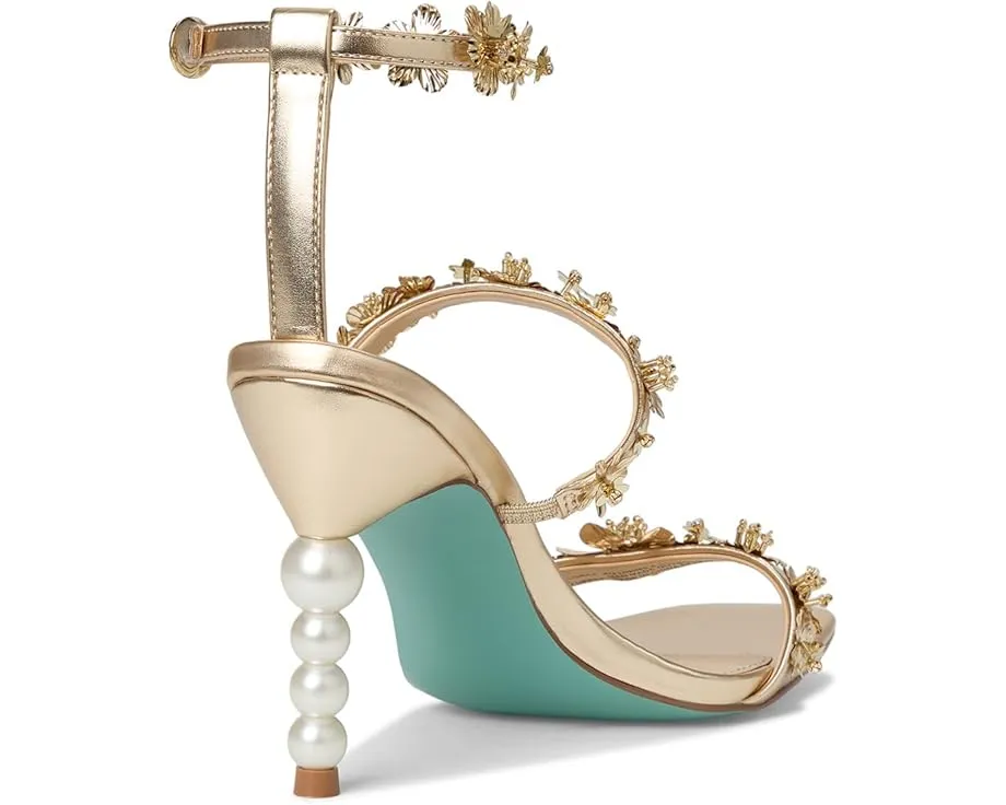 Босоножки Blue by Betsey Johnson Lorra на шпильке с жемчужным каблуком
