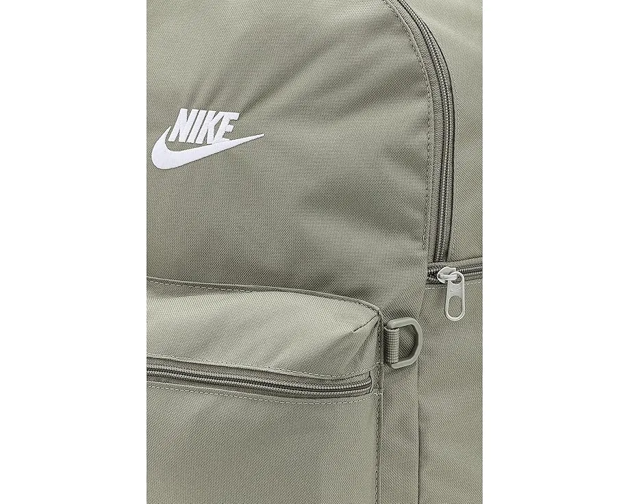 Рюкзак Heritage Backpack 2.0 от Nike с несколькими карманами