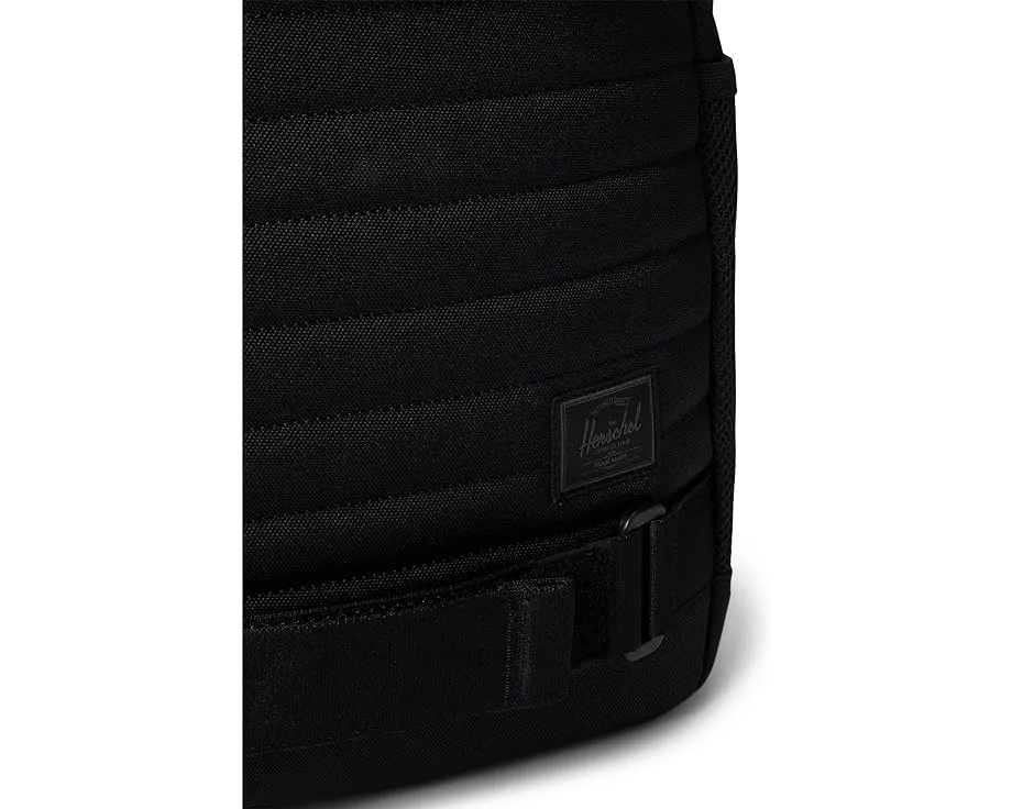 Скейт-рюкзак Herschel Supply Co. Fleet с креплением для доски