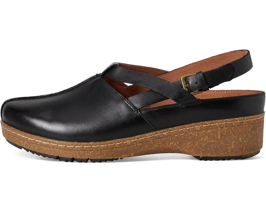 Сандалии SoftWalk Arica на танкетке с кожаной стелькой и ремешком