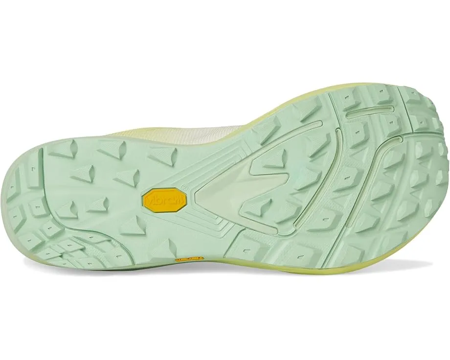 Трейловые кроссовки Topo Athletic MTN Racer 4 с системой гетр и подошвой Vibram Megagrip