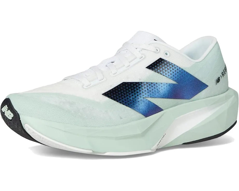 Беговые кроссовки New Balance FuelCell Rebel v4 с пеной FuelCell и светоотражающими элементами