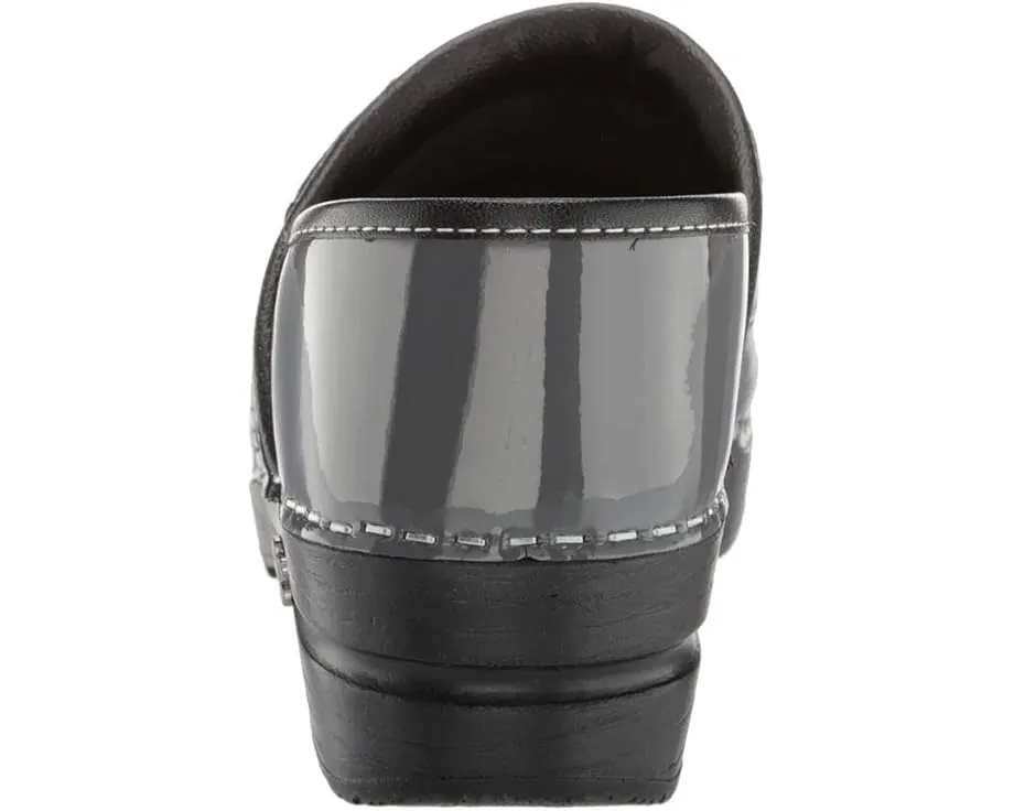 Сабо Sanita Lindsey by Koi с рокерной подошвой из лаковой кожи