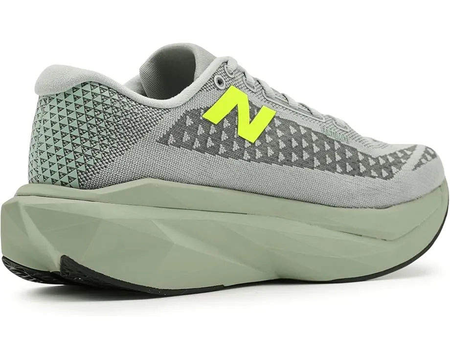 Беговые кроссовки New Balance FuelCell SuperComp Trainer v3 с карбоновой пластиной