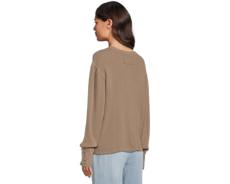 Свободный топ Lapis Cuff от Free People с вафельной текстурой и шнуровкой на манжетах