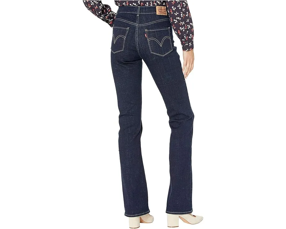 Женские джинсы Levi's Womens Classic Bootcut с технологией WaterLess и кожаным патчем