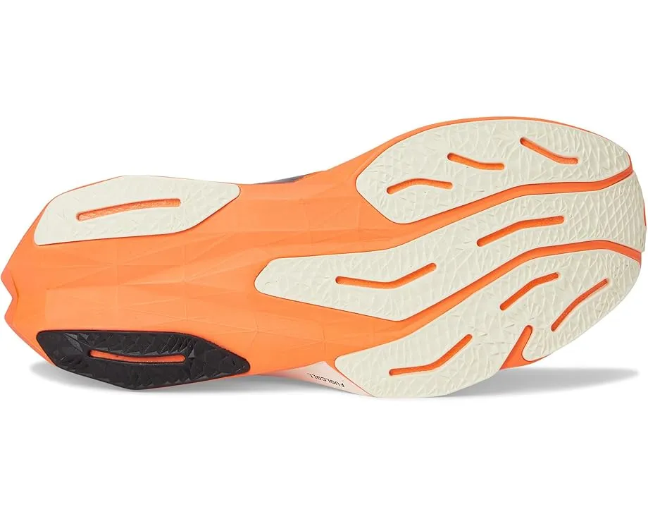 Беговые кроссовки New Balance FuelCell Rebel v4 с пеной FuelCell и светоотражающими элементами