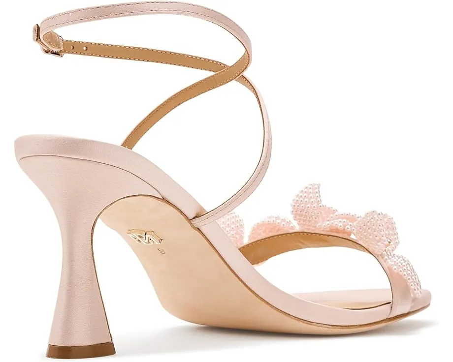 Туфли Badgley Mischka Whitney с цветочным декором из жемчуга и расклешенным каблуком