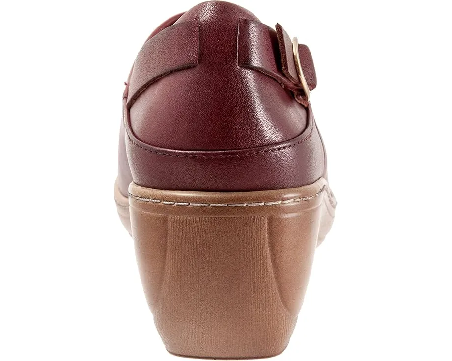 Сабо SoftWalk Minna с декоративной пряжкой и платформой