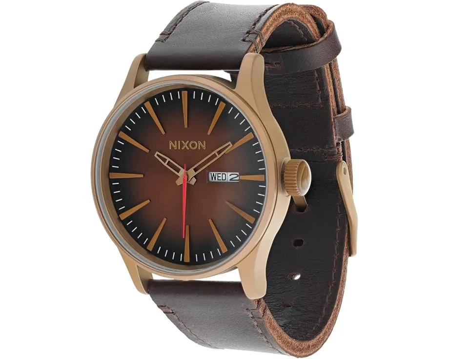 Наручные часы Nixon Sentry Leather с кожанным ремешком и календарем