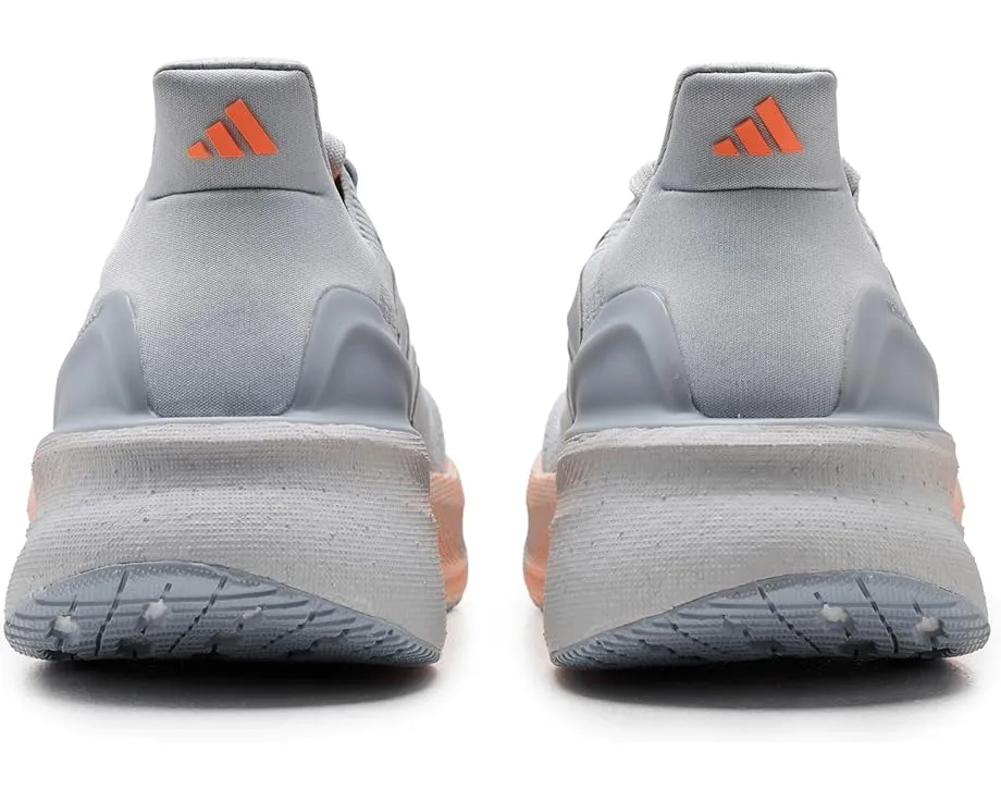 Беговые кроссовки Ultraboost 5x от adidas с технологией BOOST и системой Torsion