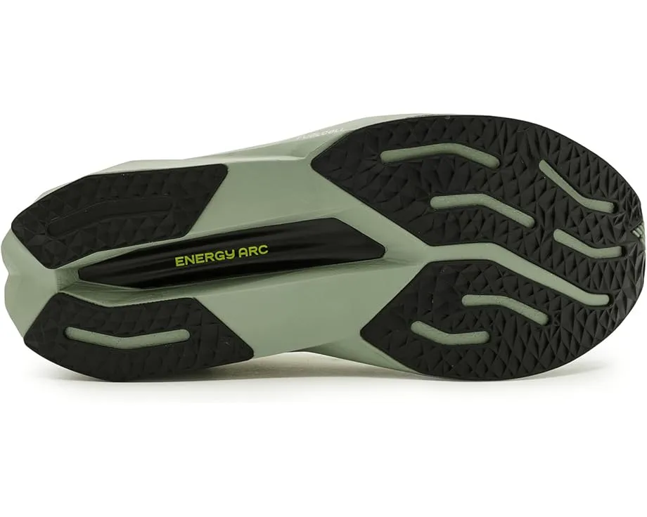 Беговые кроссовки New Balance FuelCell SuperComp Trainer v3 с карбоновой пластиной