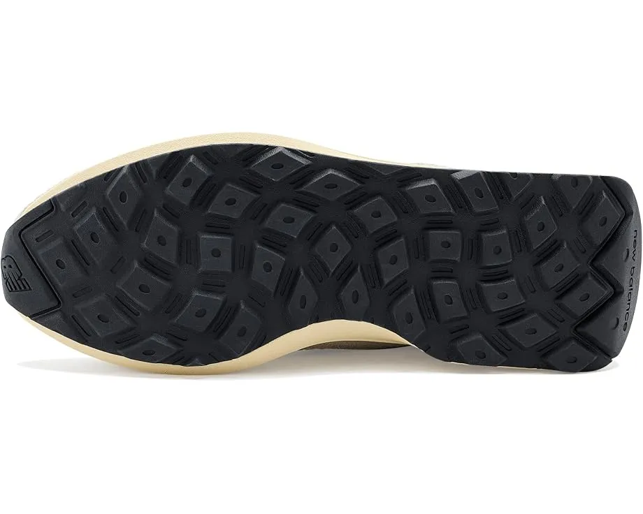Кроссовки New Balance 370 в винтажном стиле