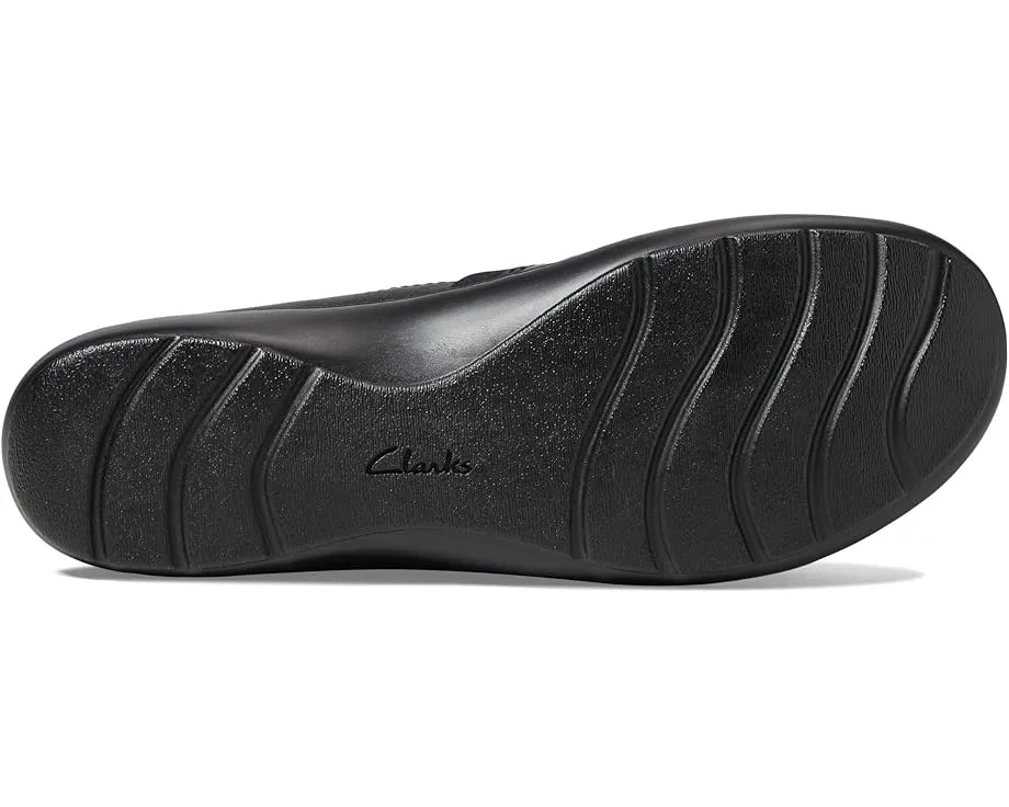 Туфли Clarks Cora Charm без застежки с миндалевидным носком и акцентной строчкой