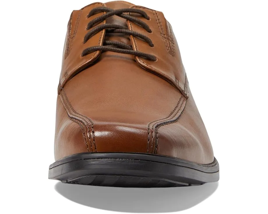 Оксфорты Clarks Tilden Walk с эластичными вставками и стелькой OrthoLite