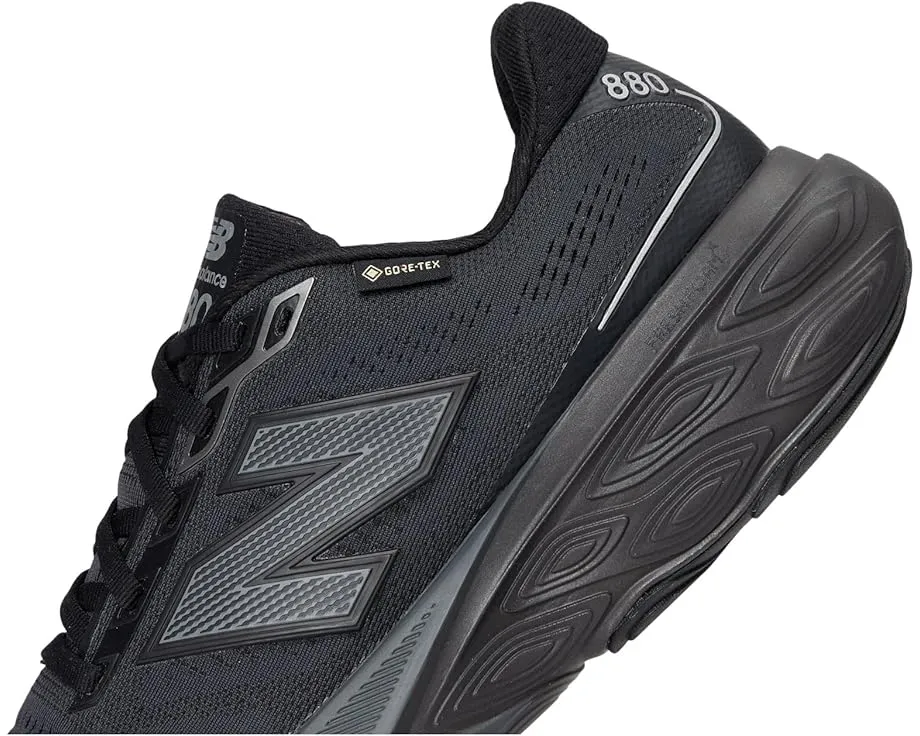 Беговые кроссовки New Balance Fresh Foam X 880 v15 GORE-TEX с водонепроницаемым верхом
