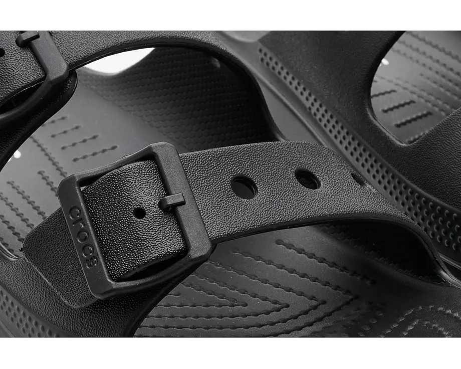 Сланцы Crocs Classic Saturday Slide с глубокой стелькой из пены Croslite