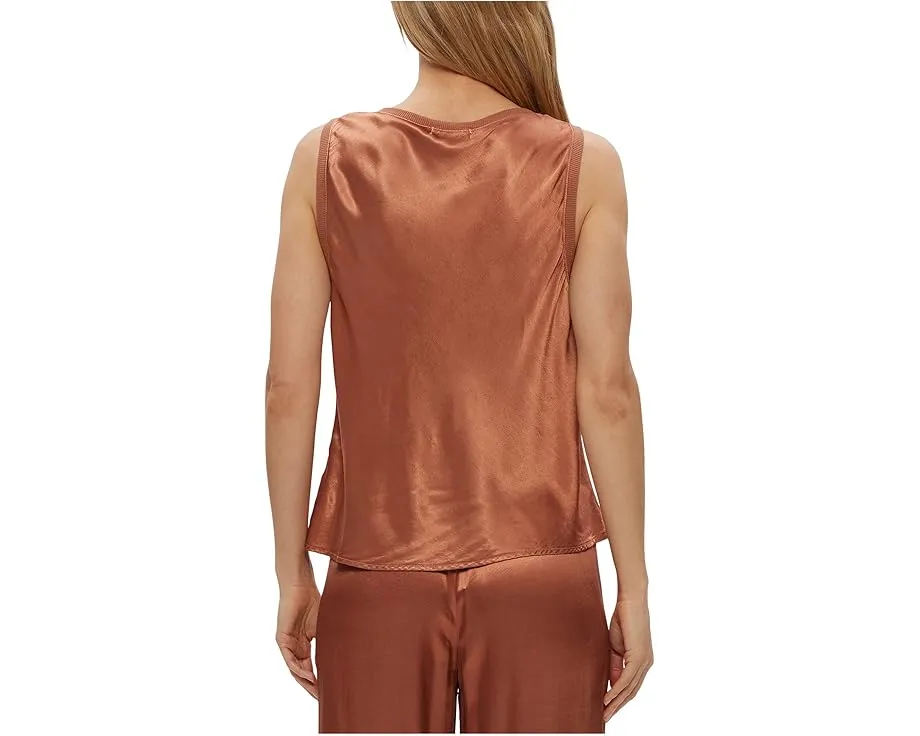 Топ Liz V-Neck Tank от Michael Stars с атласной тканью и V-образным вырезом