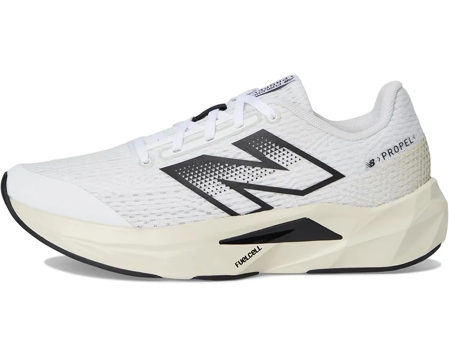 Кроссовки New Balance FuelCell Propel v5 для юных бегунов с промежуточной подошвой FuelCell