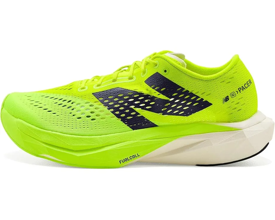 Беговые кроссовки New Balance FuelCell SuperComp Pacer с карбоновой пластиной