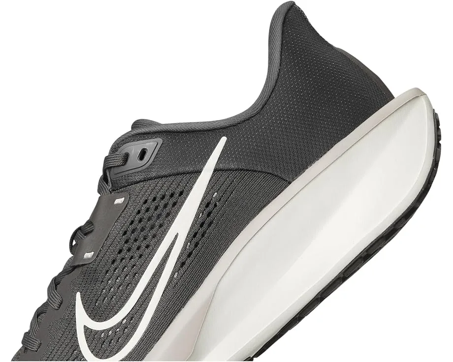 Беговые кроссовки Nike Quest 6 с поддерживающей лентой и мягкой пеной