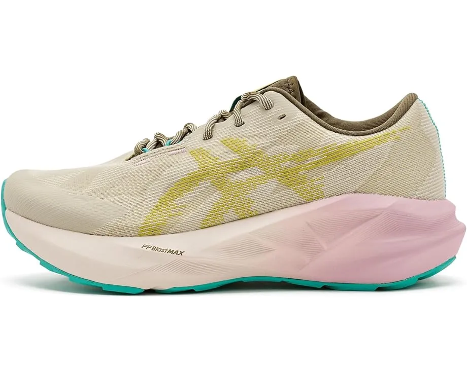 Трейловые кроссовки ASICS Novablast 5 TR