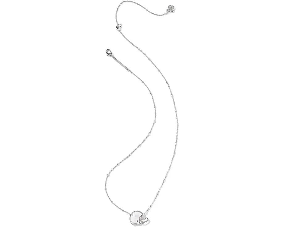 Короткое колье Football Helmet Pendant с подвеской в виде шлема от Kendra Scott