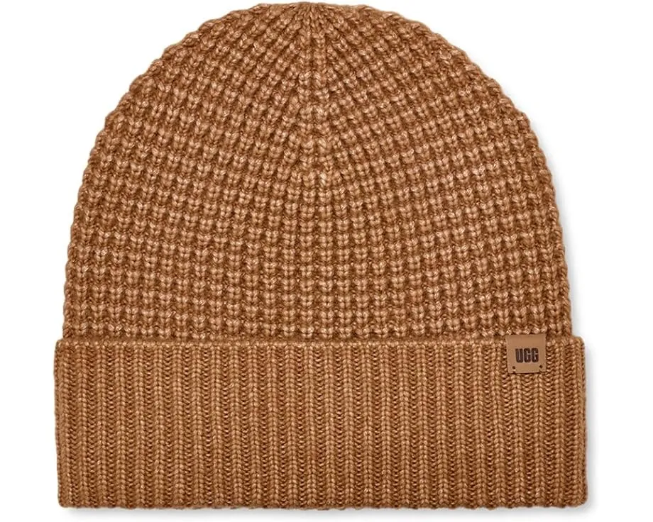 Шапка UGG Waffle Cuff Hat с вафельной вязкой и кожаным логотипом