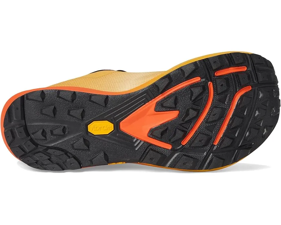 Трейловые кроссовки Topo Athletic MTN Racer 4 с высоким профилем амортизации и подошвой Vibram Megagrip