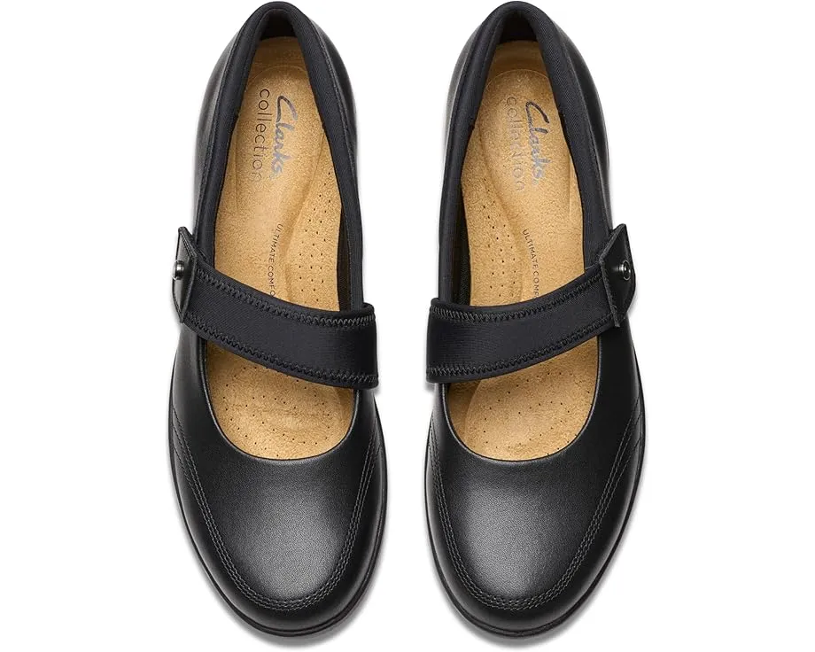 Туфли Clarks Suttyn May с круглым носком на клиновидном каблуке и застежкой на липучке