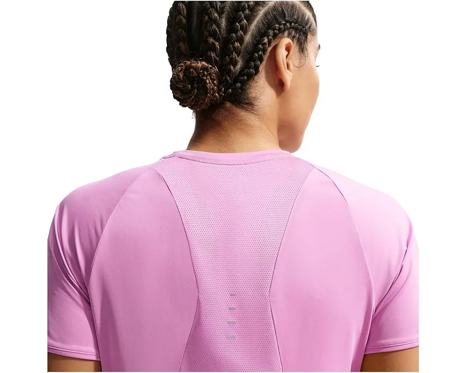 Беговой топ Nike Swift Dri-FIT с коротким рукавом и технологией отвода влаги