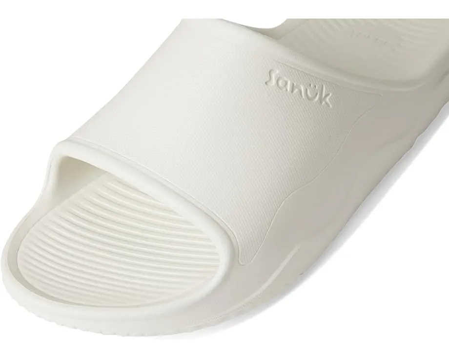 Сандалии Beer Foamie Slide с литой конструкцией и непромокаемой подошвой Sanuk