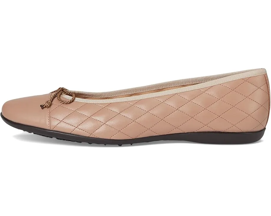 Туфли French Sole Passport-R со стеганым узором и декоративными шпильками