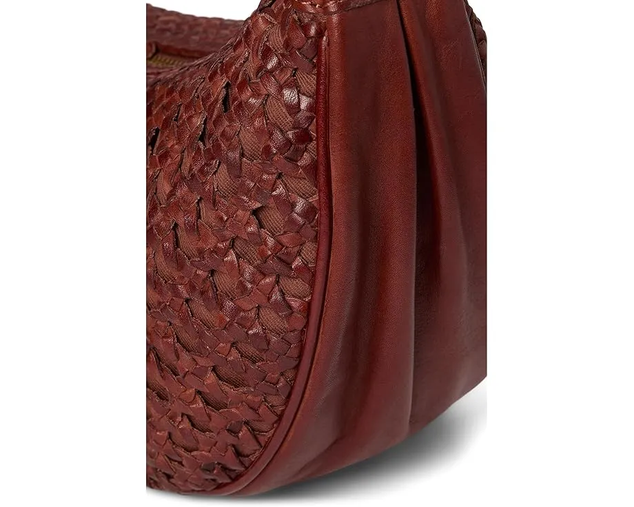 Сумка кроссбоди Hazel Sling с плетеным узором и цветочным брелоком