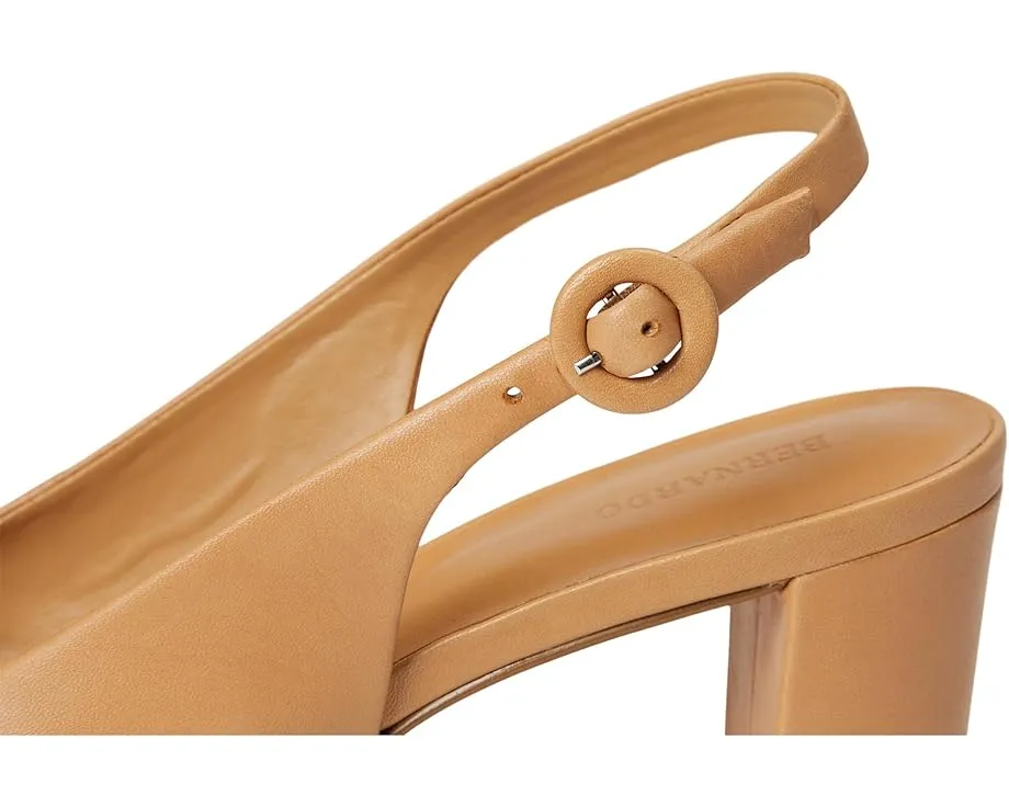 Босоножки Vega от Bernardo на платформе с регулируемой пряжкой