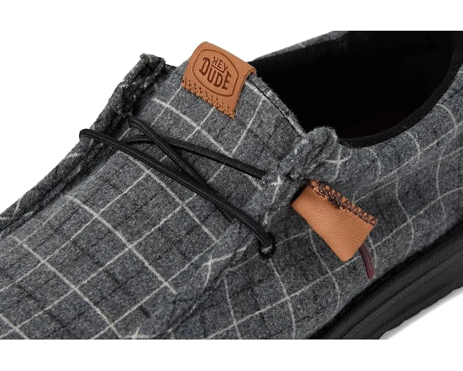 Кроссовки Hey Dude Wally Plaid Corduroy на липучке с эластичными шнурками и памятью формы