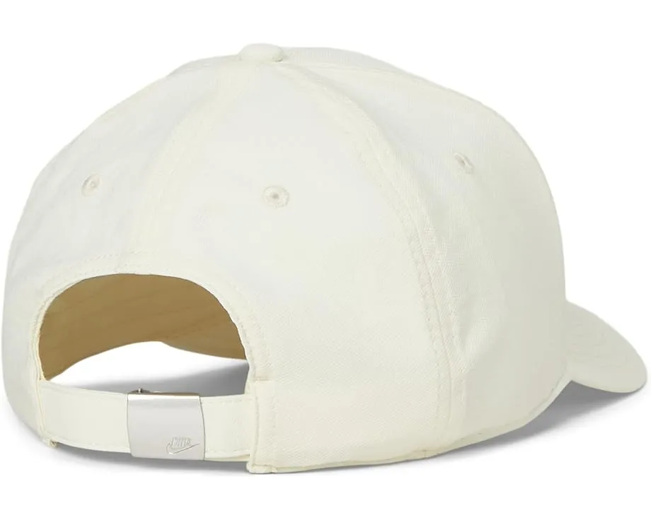 Бейсболка Nike Dri-FIT Club Structured с металлическим логотипом