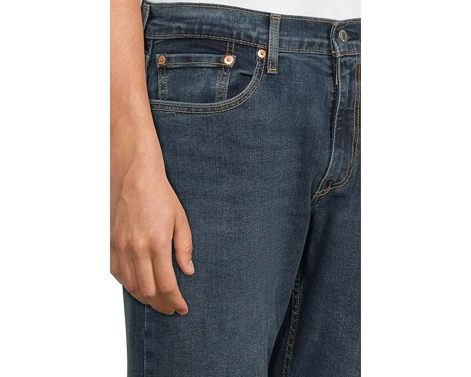 Джинсы Levi's 502 Regular Taper с классическим силуэтом и зауженным низом
