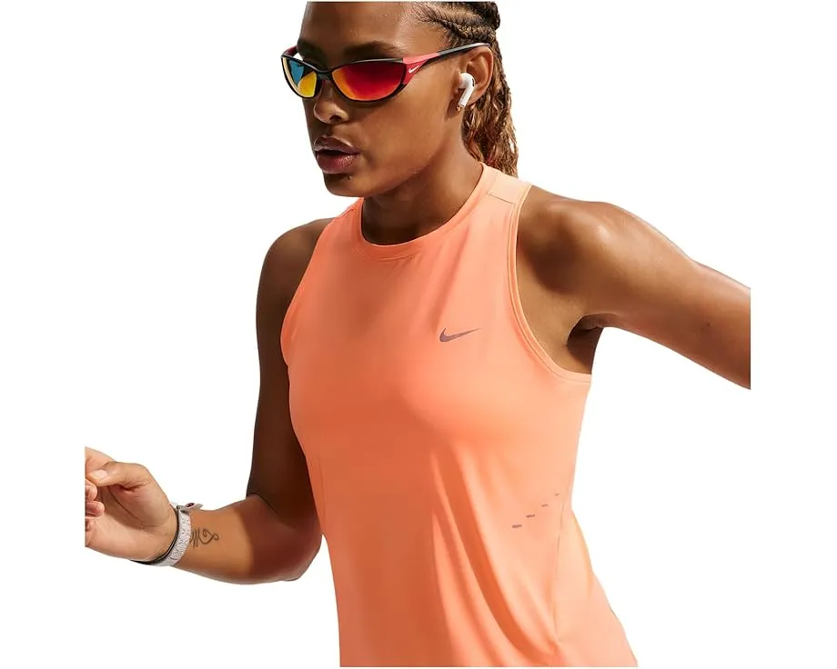 Беговой топ Nike Swift Dri-FIT с сетчатой панелью и светоотражающими элементами