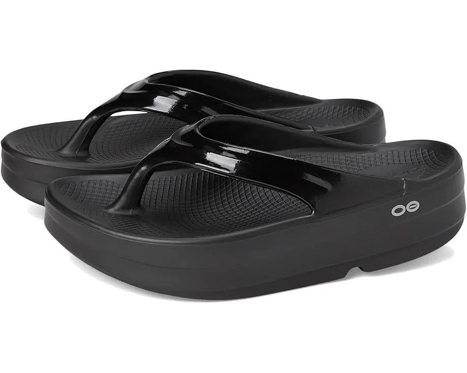 Сланцы OOFOS Oomega Thong с технологией OOfoam для восстановления