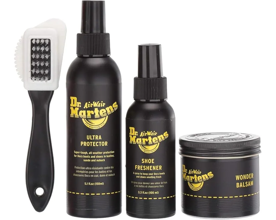 Набор для ухода за обувью Dr. Martens Shoe Care Kit 3 с воском и спреем