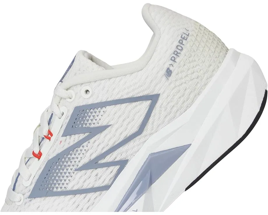 Беговые кроссовки New Balance FuelCell Propel v5 с пеной FuelCell